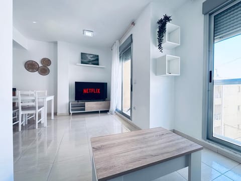 TV and multimedia, Living room, Dining area, Evening entertainment, air conditioner