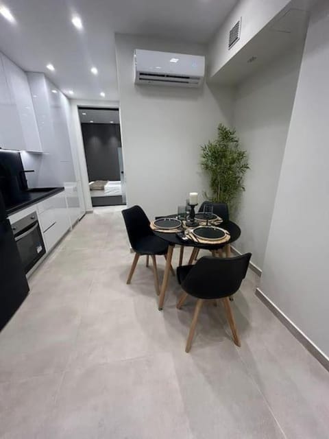 BlueMotion - Ferry 65 Apartment in Pireas