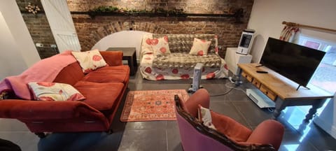 lavender house House in Telford