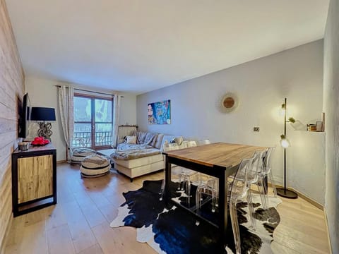 Appartement 2 pièces spacieux terrasse vues sur les pistes Apartment in Saint-Étienne-de-Tinée