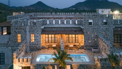 Property building, Swimming pool