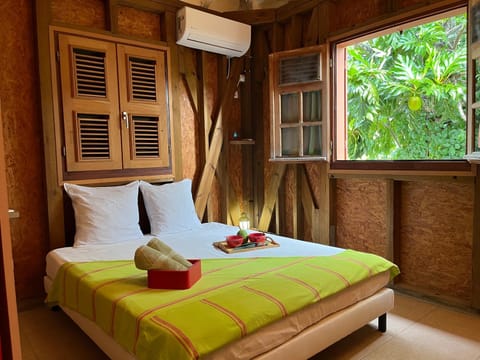 Bed, Photo of the whole room, Bedroom, towels, air conditioner