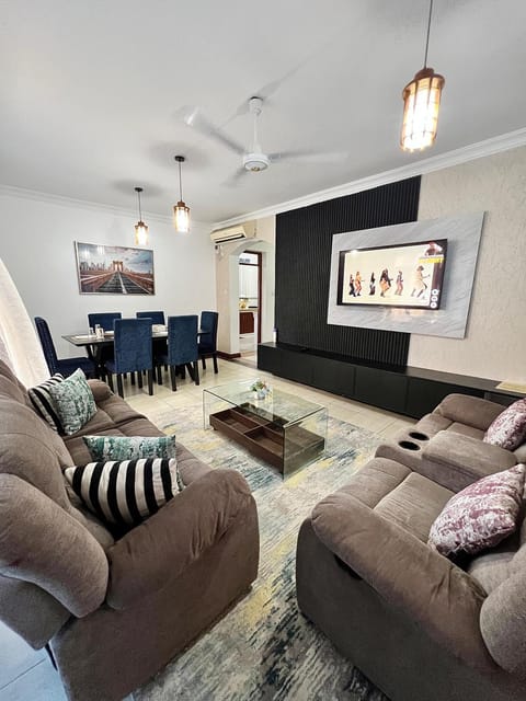 Communal lounge/ TV room, TV and multimedia, Seating area