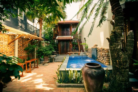 Swimming pool, Swimming pool