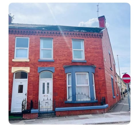 Property building, Day, Neighbourhood, Street view