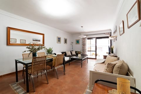 TV and multimedia, Living room, Dining area