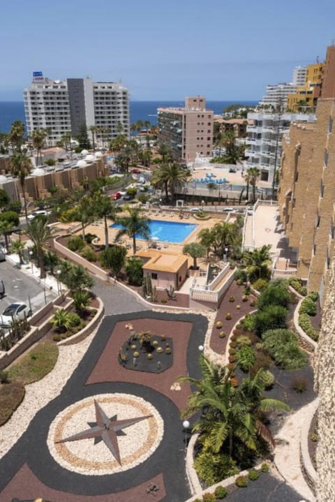 Property building, Nearby landmark, Day, Neighbourhood, Natural landscape, Bird's eye view, Garden, Garden, Beach, City view, Garden view, Garden view, Pool view, Sea view, Street view, Swimming pool, Location, Parking