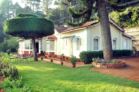 Property building, Facade/entrance, Day, Garden, Garden view, Internal: Not applicable to any particular room