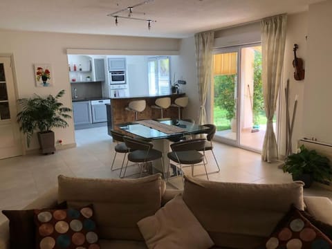 Villa avec piscine SAINT-RAPHAEL Villa in Saint-Raphael