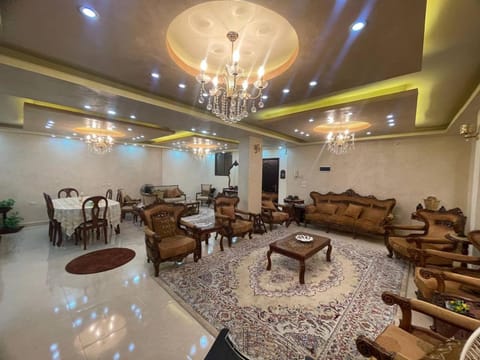 Seating area, Guests