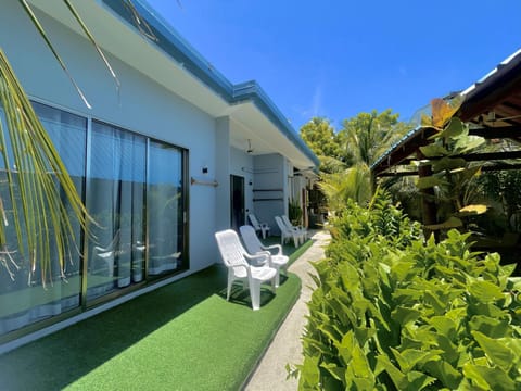 Property building, Seating area, Area and facilities, Area and facilities, Area and facilities, children, Family, Family, furniture, internet