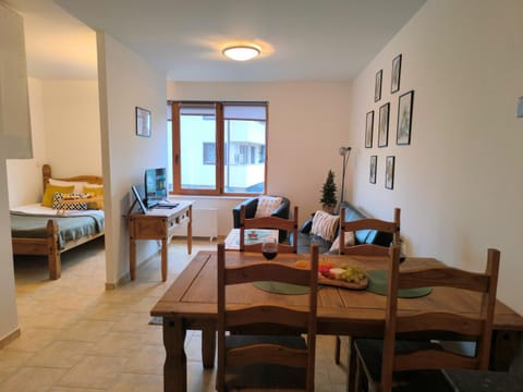 Bed, Living room, Dining area, Bedroom, kitchen, kitchen