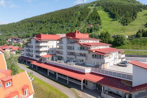 Property building, Summer, Mountain view