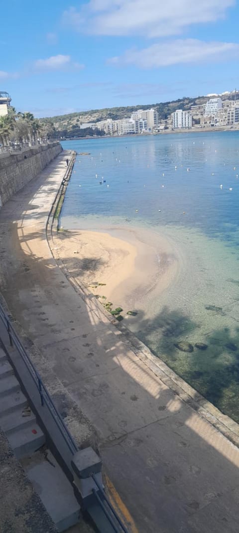 Seaside Nest Apartment in Saint Paul's Bay