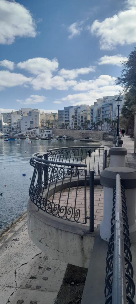 Seaside Nest Apartment in Saint Paul's Bay