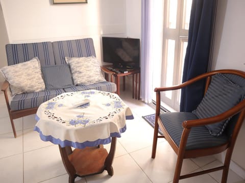 TV and multimedia, Seating area