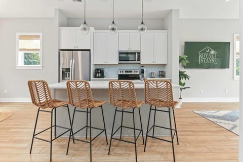 Sincerely Shem- 7 min to Beach and Downtown CHS House in Mount Pleasant