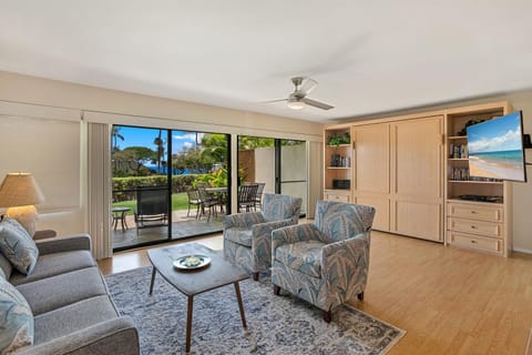 TV and multimedia, Living room, Seating area, Sea view