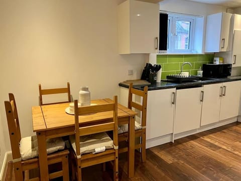 Stylish, Modern Home in Central Dundee Sleeps 4 Apartment in Dundee