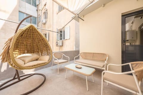 Patio, Seating area, sunbed