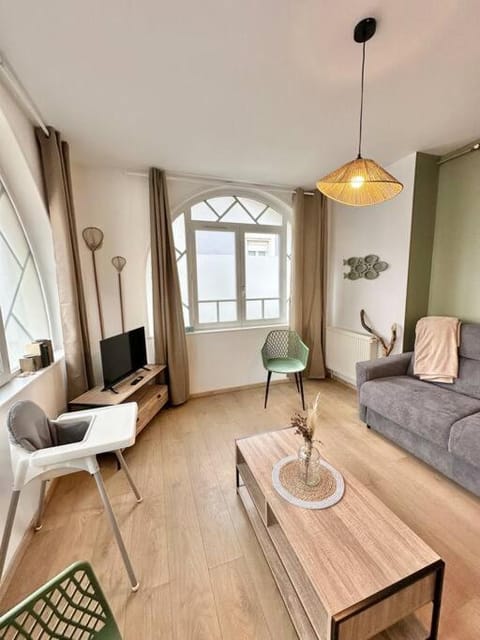 TV and multimedia, Living room, young children