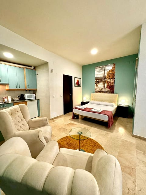 Bed, Kitchen or kitchenette, Living room, Photo of the whole room, Bedroom