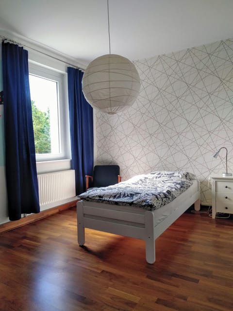 Photo of the whole room, Bedroom