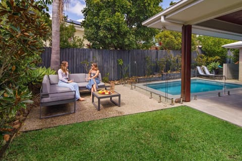 Seating area, Garden view, Pool view, Swimming pool, sunbed