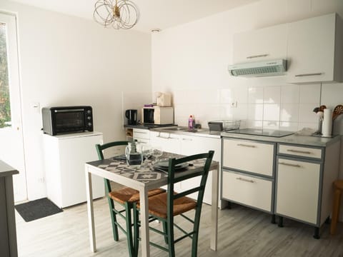microwave, oven, kitchen