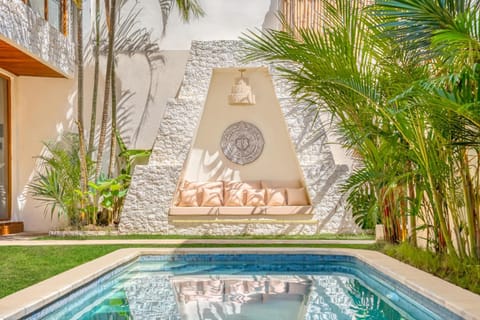 Villa Aztec - 6BDR private pool and garden Villa in Kuta