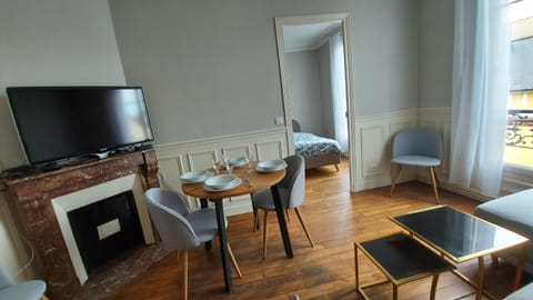 La Garenne 2029 Apartment in Courbevoie