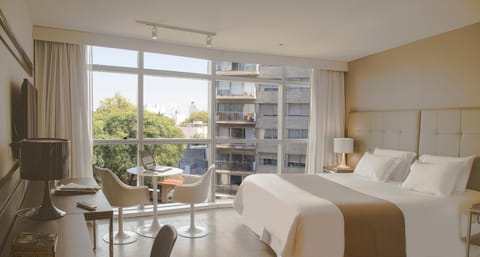 Day, Photo of the whole room
