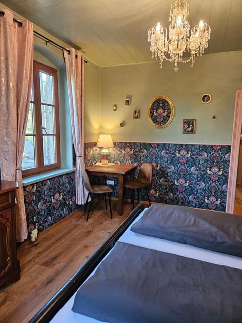 Seating area, Bedroom