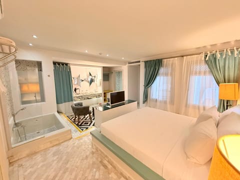 Bed, Bedroom, Bath