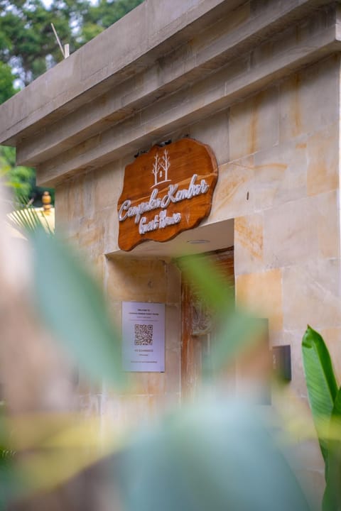 Day, Property logo or sign, Logo/Certificate/Sign, Text overlay, Street view, Certificate/Award