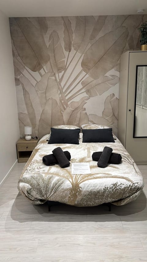 Le Péronne-1 Apartment in Cambrai