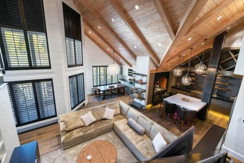 Hyatt Condominium 06 by East West Hospitality Apartment in Beaver Creek