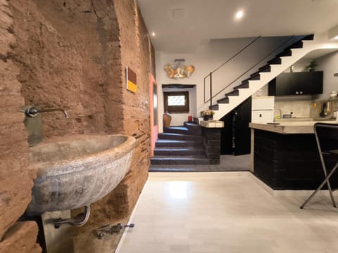 Kitchen or kitchenette, Living room, Seating area