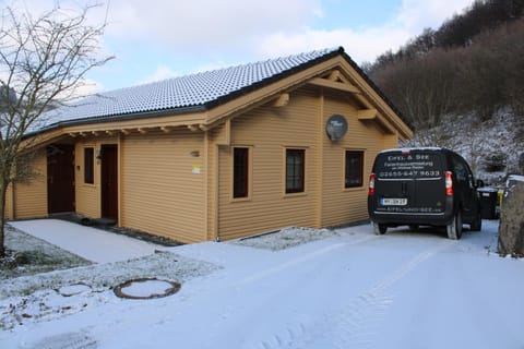 Property building, Natural landscape, Winter, Parking