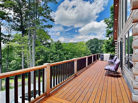 Sunset Bluff House in Garrett County