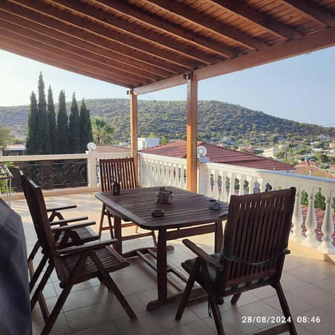 Natural landscape, View (from property/room), Balcony/Terrace, Seating area, Dining area, Mountain view