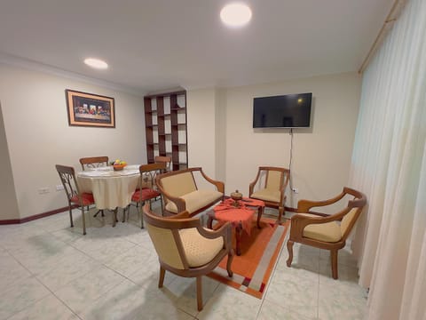 Communal lounge/ TV room