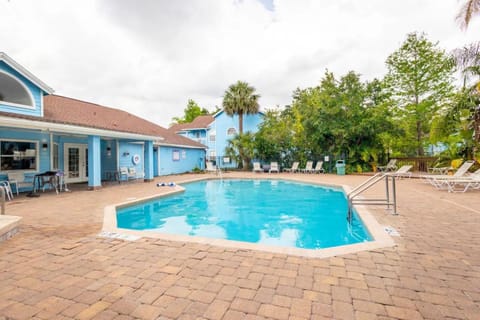Property building, Pool view, Swimming pool, sunbed