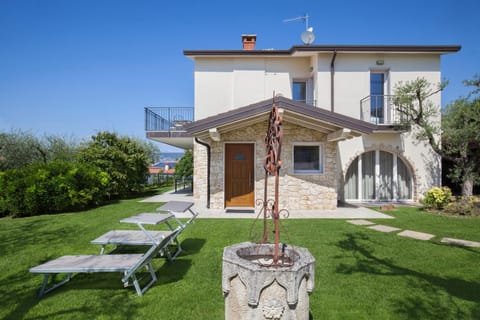 Property building, Facade/entrance, Off site