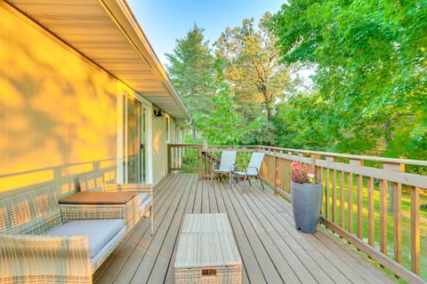 Okee Bay House on Lake Wisconsin with Private Dock! House in Lake Wisconsin