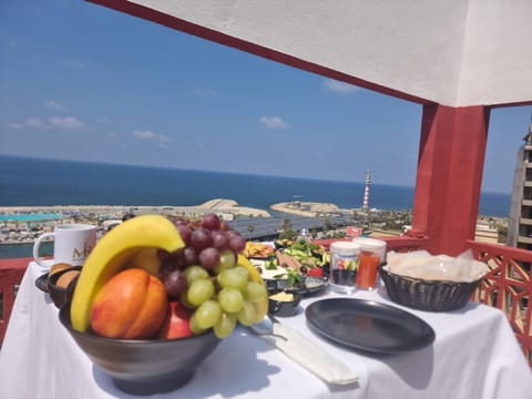 View (from property/room), Food and drinks, Sea view, Continental breakfast