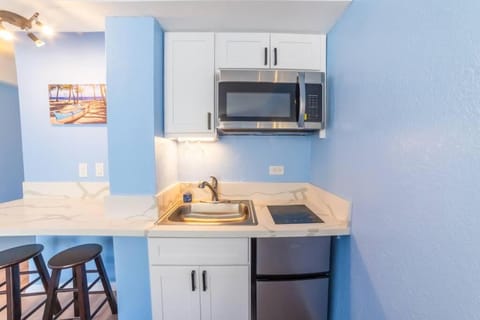 Trendy Studio in the Heart of Honolulu - 21F Apartment in McCully-Moiliili