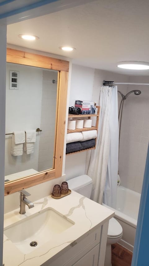 Trendy Studio in the Heart of Honolulu - 21F Apartment in McCully-Moiliili