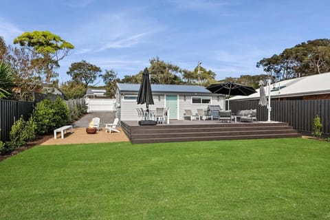 Property building, Garden, Balcony/Terrace