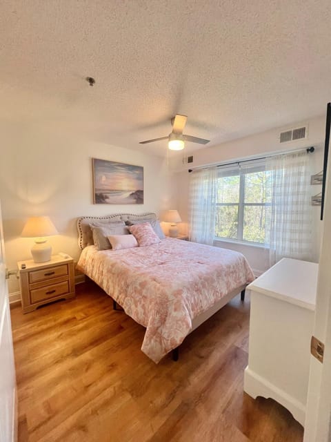 Tommy Bahama 1 Bedroom-WALK to restaurants ,pool-3mi beach! Apartment in Sandestin